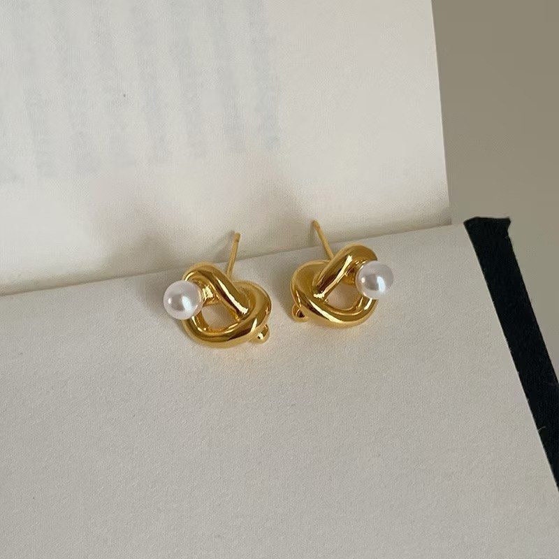 Vintage Pearl Nest Earrings