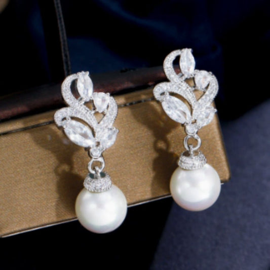 Bright Zirconia Pearl Earrings