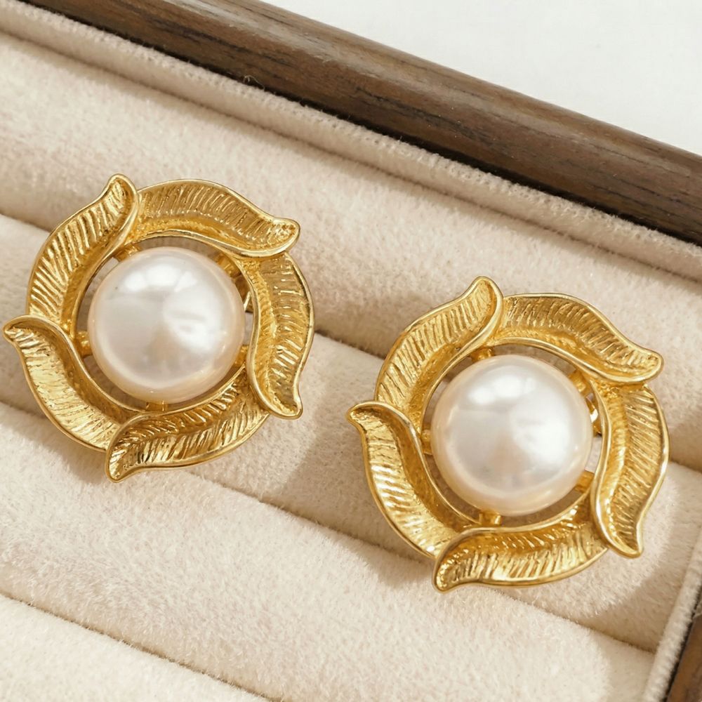 Whirlpool Pearl Earrings