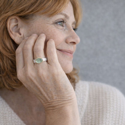 Green ring with rounded stone, Vintage